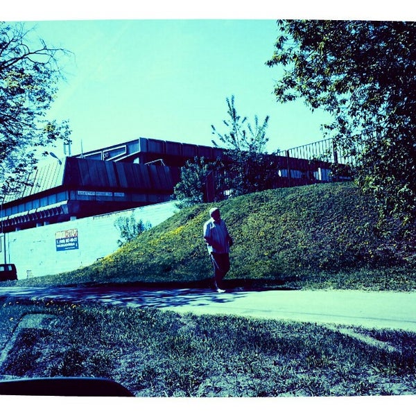 Остановка спортивный комплекс