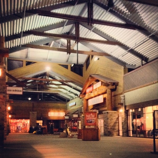 Tanger Outlets at the Dells Outlet Mall
