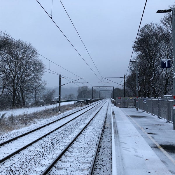 Apperley Bridge Railway Station (APY) Train Station in Bradford East