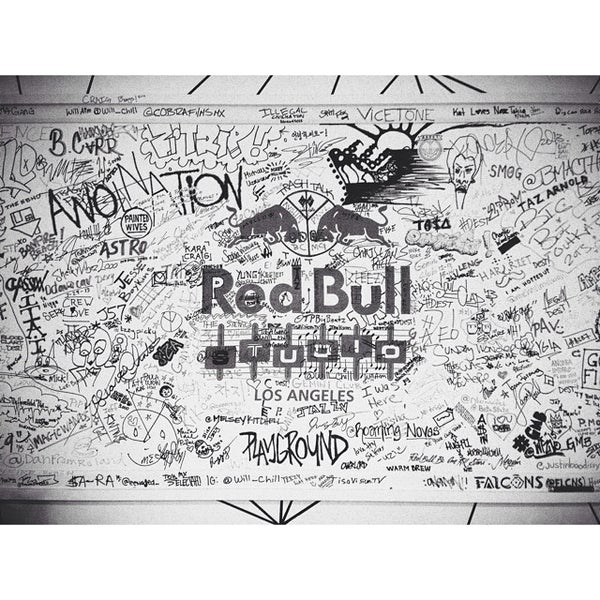 Das Foto wurde bei Red Bull Media House HQ von Santi F. am 6/17/2014 aufgenommen