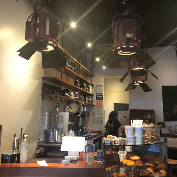 10/17/2020 tarihinde Laura K.ziyaretçi tarafından Plowshares Coffee Bloomingdale'de çekilen fotoğraf