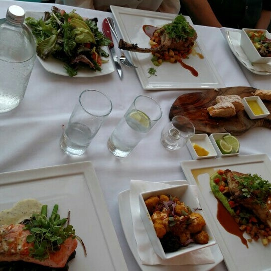 รูปภาพถ่ายที่ Aroha - New Zealand Cuisine โดย Gene H. เมื่อ 8/23/2015