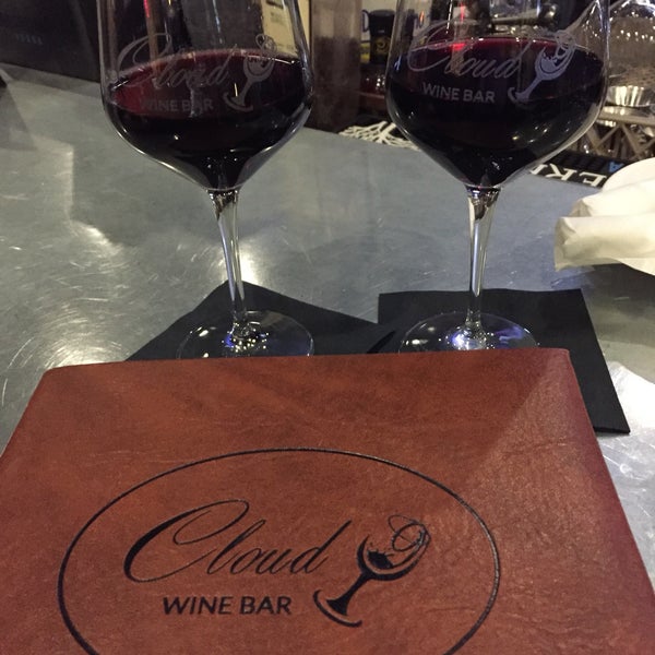 1/25/2018 tarihinde Penelope D.ziyaretçi tarafından Cloud 9 Wine Bar'de çekilen fotoğraf