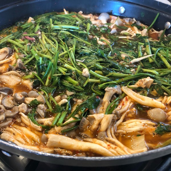 샤브샤브버섯칼국수 - 한식당에서의 사진