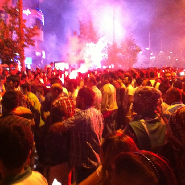 Foto scattata a Zafer Meydanı da Mehmeet il 5/26/2013