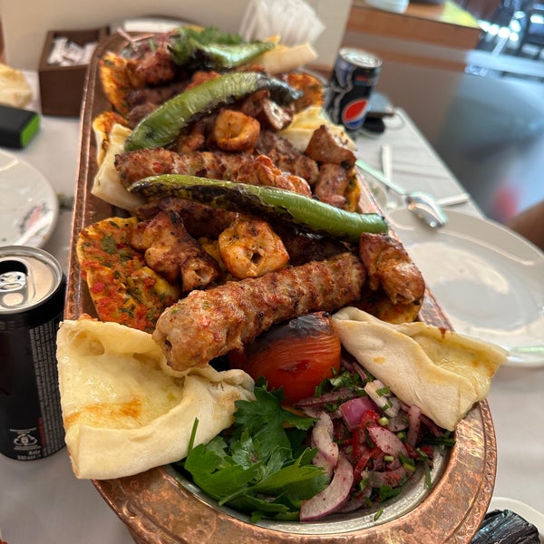 Photo taken at Al Madina Restaurant by Nawaf on 6/15/2023