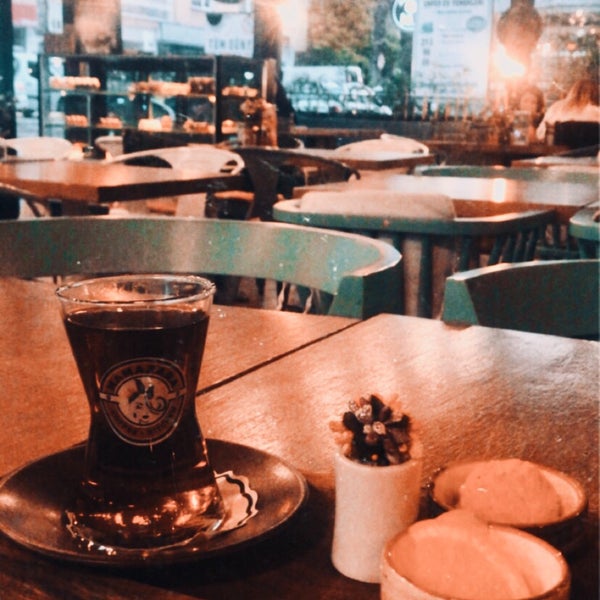Foto tirada no(a) MAMAZARA Coffee|Kitchen por Nesrin A. em 12/1/2019