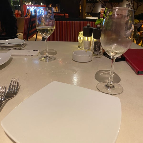 Foto tirada no(a) Prego Italian Restaurant por Sergey D. em 1/2/2020