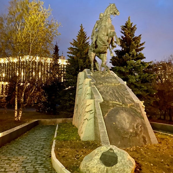 Памятник скобелеву в болгарии