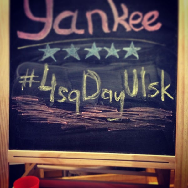4/16/2013 tarihinde Илья Д.ziyaretçi tarafından Yankee Bar &amp; Grill'de çekilen fotoğraf