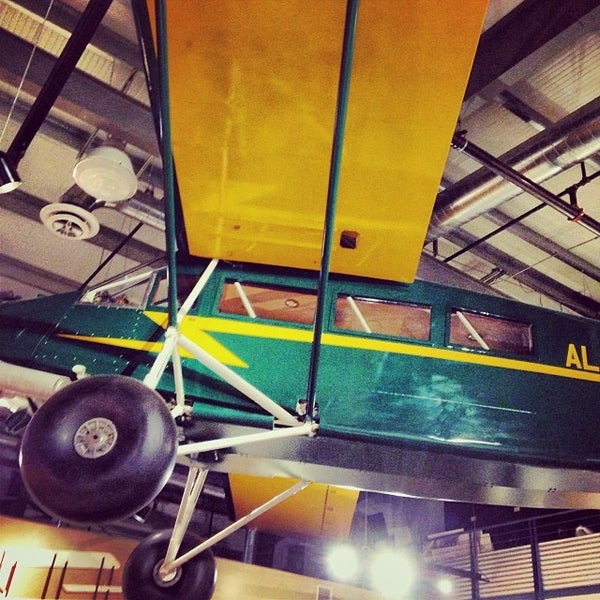 รูปภาพถ่ายที่ Alaska Aviation Museum โดย Paula C. เมื่อ 11/9/2013