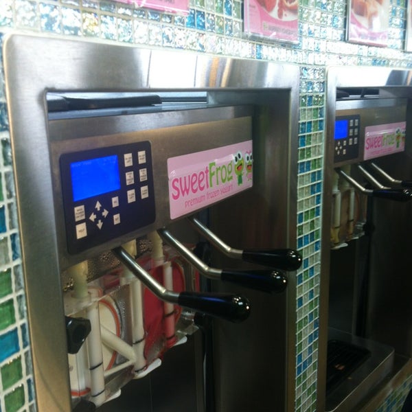 Sweet Frog Frozen Yogurt Frozen Yogurt Shop in Potomac Mills