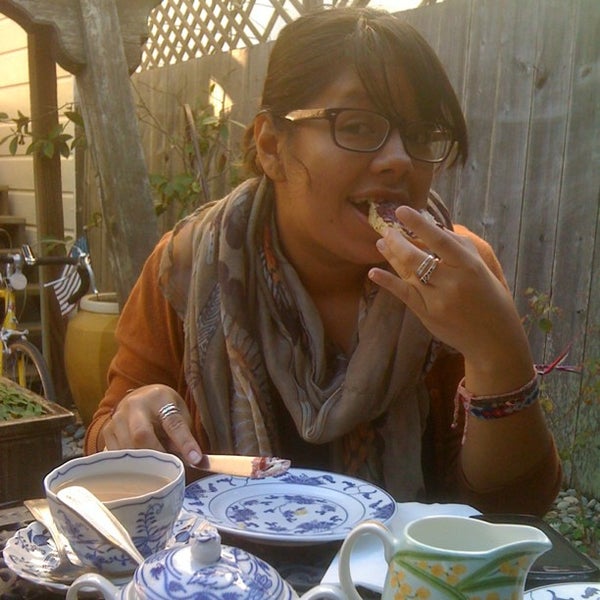 10/27/2012에 Christine A.님이 Tal-Y-Tara Tea &amp; Polo Shoppe에서 찍은 사진