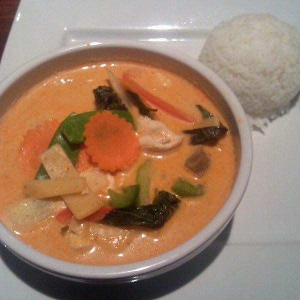 รูปภาพถ่ายที่ Ayuttaya Thai Cuisine โดย Stefanie M. เมื่อ 11/26/2013