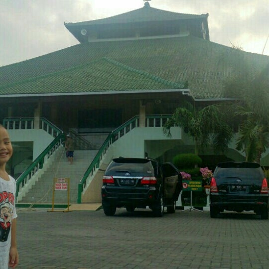 Photo taken at Masjid Agung Sudirman by Khusnul P. on 5/6/2016