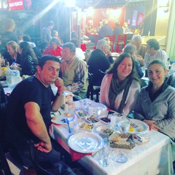 Foto diambil di Hisarönü Balık Pişiricisi oleh Refik Y. pada 11/13/2015