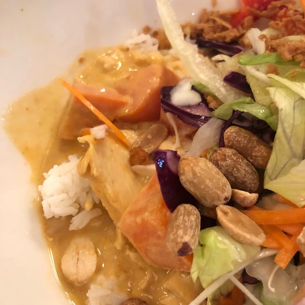 The red curry was good, nicely filling with veggies and meat. However, somewhat bland. The rice in the bowl was old and stale which would have made a great difference.
