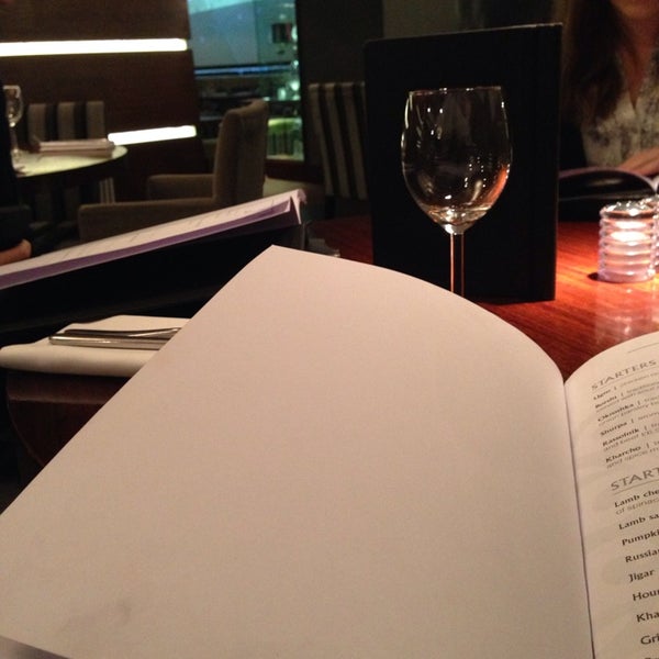 3/9/2014 tarihinde Alexander Y.ziyaretçi tarafından SamarQand Restaurant and Bar'de çekilen fotoğraf