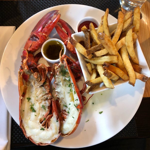 Photo taken at Pure Spirits Oyster House &amp; Grill by Carsten R. on 4/14/2018