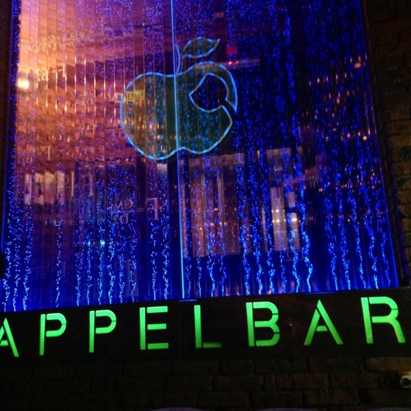 2/2/2013 tarihinde Руслан Н.ziyaretçi tarafından Appel Bar'de çekilen fotoğraf