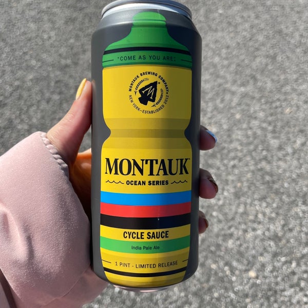 Foto scattata a Montauk Brewing Company da Kate 💎 K. il 3/19/2021