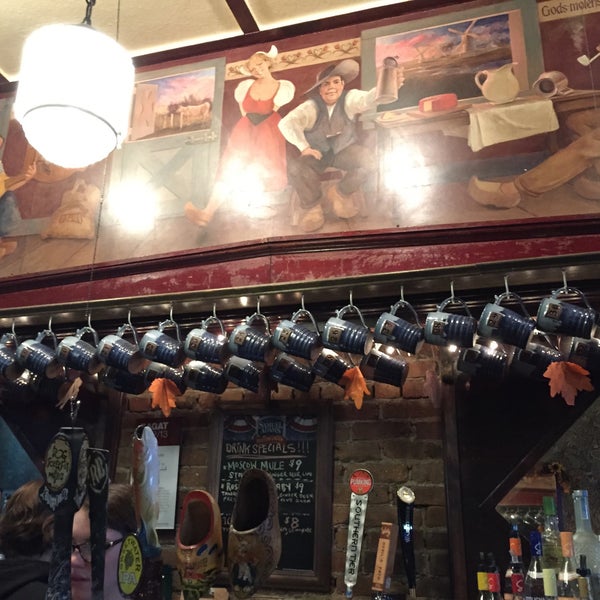 Foto diambil di The Brewery @ Dutch Ale House oleh Kate 💎 K. pada 10/11/2015
