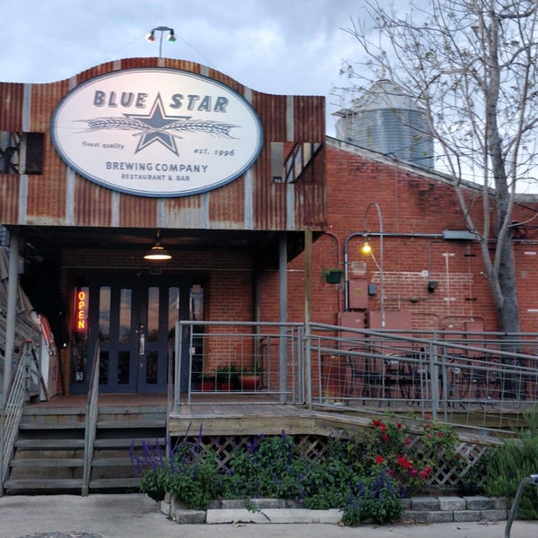 Photo taken at Blue Star Brewing Company by osornios on 3/19/2019