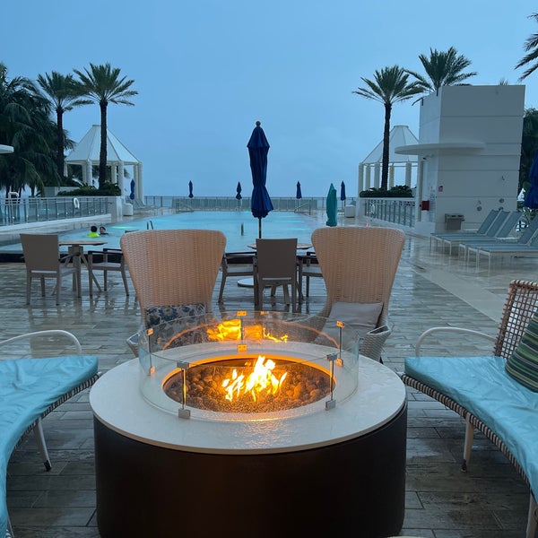 Foto tirada no(a) Diplomat Beach Resort Hollywood, Curio Collection by Hilton por graceygoo em 12/27/2022