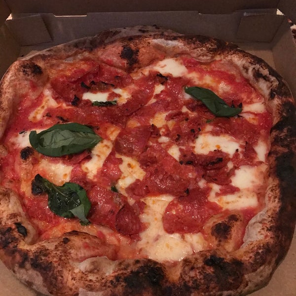 1/21/2020 tarihinde graceygooziyaretçi tarafından nNea Pizza'de çekilen fotoğraf