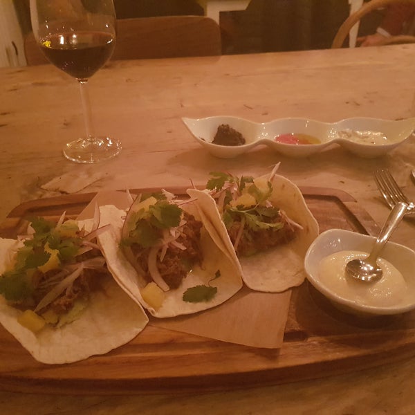Good tacos, good wine and a very nice atmosphere.