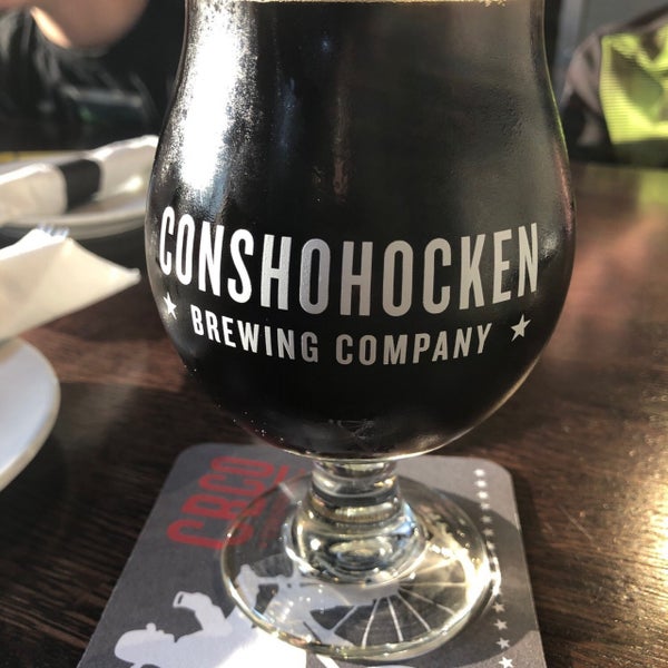 Photo taken at Puddlers Kitchen &amp; Tap by Conshohocken Brewing Co. by J.r. W. on 7/27/2019