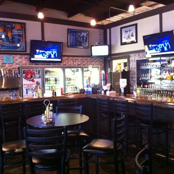 Booyahs Bar And Grill Sports Bar