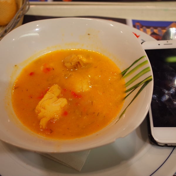 The fish soup picture is big size!!! €3.95 is for small and not even half of the soup!! As shown in picture!!(with i6 fyr)