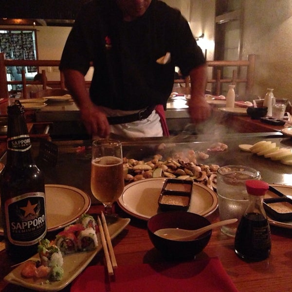 รูปภาพถ่ายที่ Kobe Japanese Steak House &amp; Oku&#39;s Sushi Bar โดย Sahil J. เมื่อ 4/29/2014