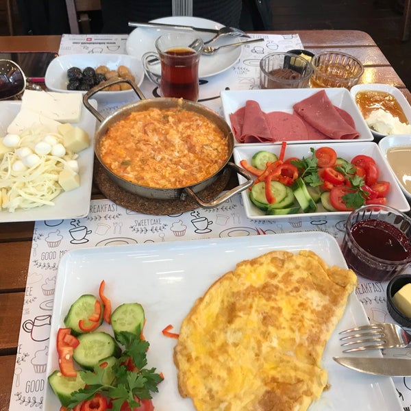 Foto tomada en Balkon Cafe &amp; Kahvaltı  por Emine U. el 2/1/2020