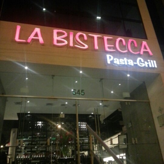 รูปภาพถ่ายที่ La Bistecca โดย Karyna A. เมื่อ 2/28/2013