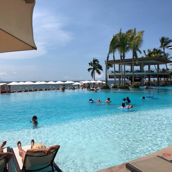Foto diambil di Marriott Puerto Vallarta Resort &amp; Spa oleh NYfliguy pada 10/8/2019