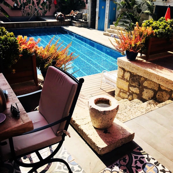 รูปภาพถ่ายที่ Viento Hotel Alaçatı โดย Ömer T. เมื่อ 10/20/2019