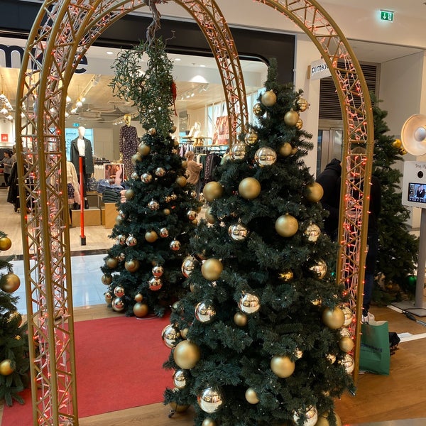 12/31/2019 tarihinde Godwin S.ziyaretçi tarafından Westfield Shopping City Süd'de çekilen fotoğraf