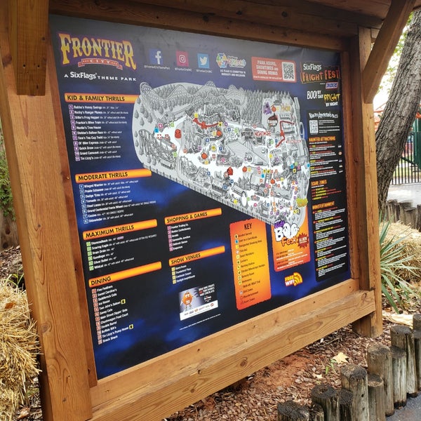 รูปภาพถ่ายที่ Frontier City Theme Park โดย Michelle C. เมื่อ 10/29/2022