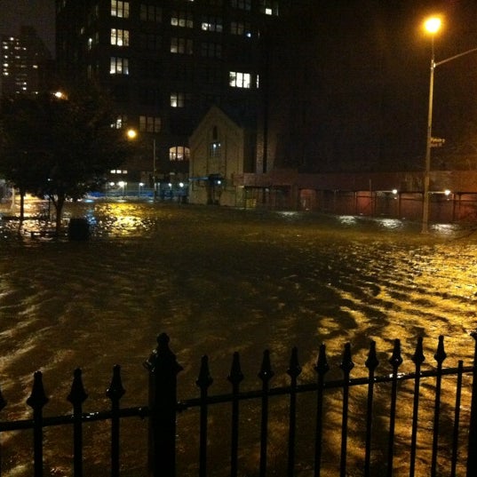 Foto tomada en Frankenstorm Apocalypse - Hurricane Sandy  por Julian E. el 10/29/2012