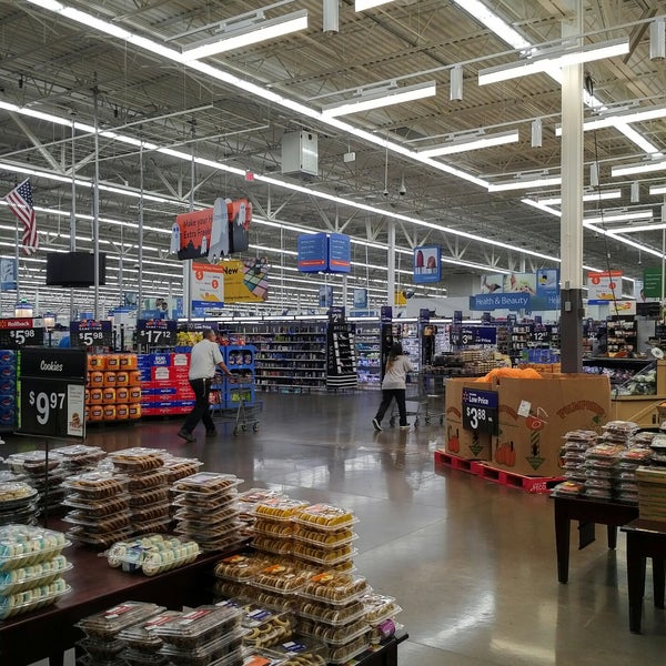Fotos bei Walmart Supercenter Village West Kansas City, KS