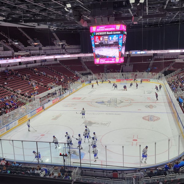 Das Foto wurde bei INTRUST Bank Arena von Jason C. am 10/28/2022 aufgenommen