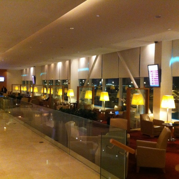 Qatar Airways Jakarta Terminal Berapa