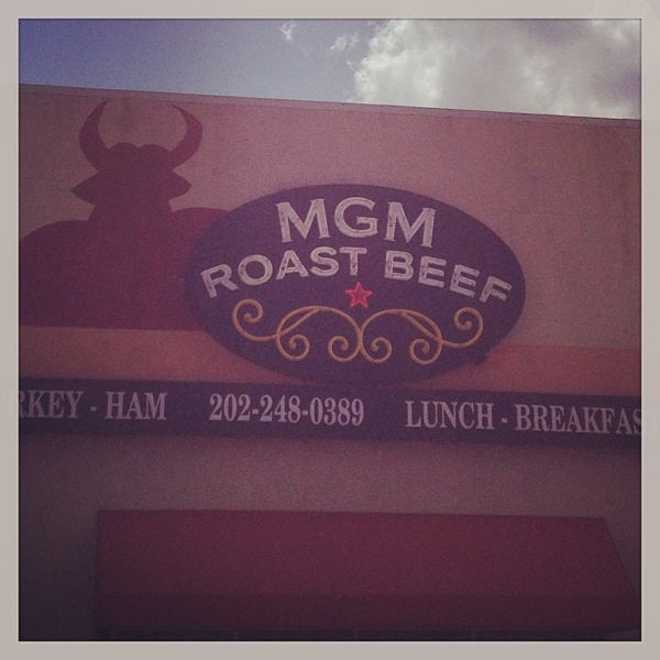 รูปภาพถ่ายที่ MGM Roast Beef โดย Phatts เมื่อ 9/13/2013
