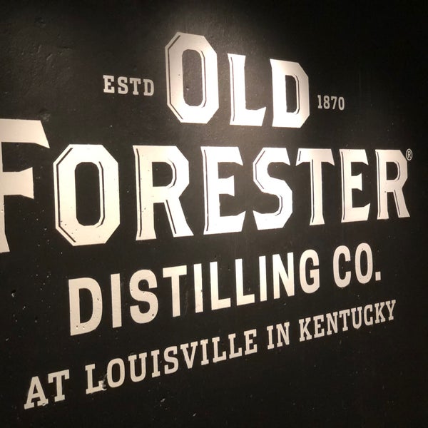 รูปภาพถ่ายที่ O﻿l﻿d﻿ ﻿F﻿o﻿r﻿e﻿s﻿t﻿e﻿r﻿ ﻿D﻿i﻿s﻿t﻿i﻿l﻿l﻿ing Co. โดย Jeff Ciecko เมื่อ 11/5/2019