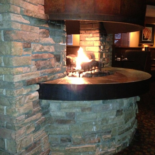 Foto tirada no(a) The Keg Steakhouse + Bar - Granville Island por Jeff Ciecko em 12/19/2012
