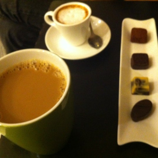 รูปภาพถ่ายที่ Cocoa Bar โดย Elizabeth Q. เมื่อ 12/31/2012