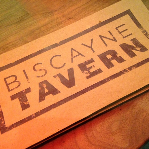 Foto tirada no(a) Biscayne Tavern por Patricks P. em 8/20/2013