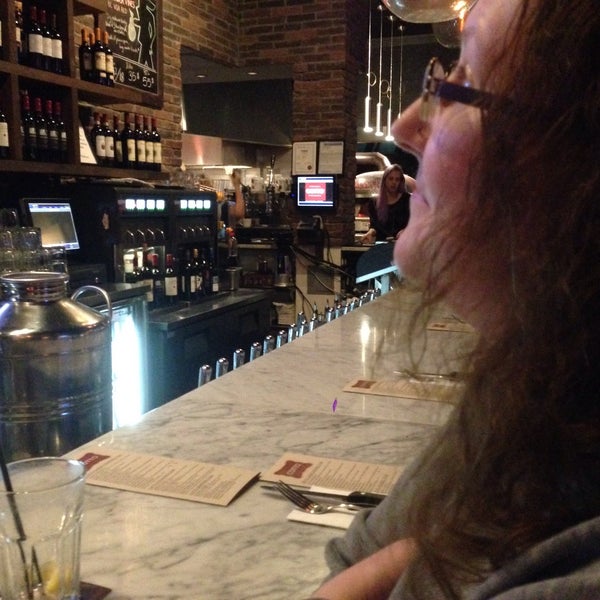 10/13/2015 tarihinde Kris F.ziyaretçi tarafından Cotto Enoteca Pizzeria'de çekilen fotoğraf